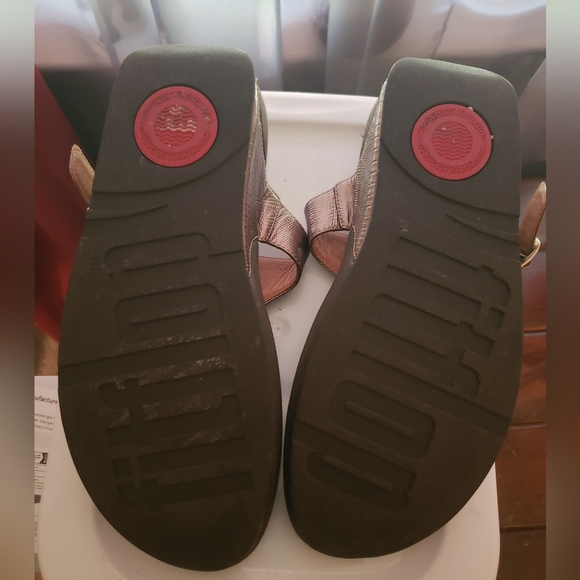 Fit Flops Bronze Thong Sandals Size 8 - Picture 4 of 7